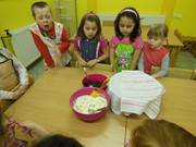 Pečeme koláče ve školce